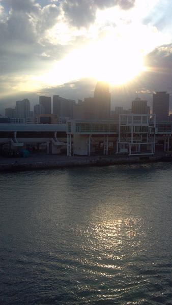 2013-01-20_17-00-36_456.jpg - Leaving Port of Miami
