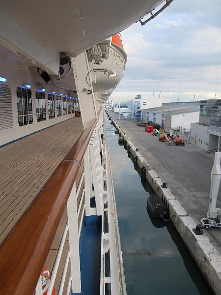 IMG_0622.JPG - Leaving Port of Miami - Pushing away from dock